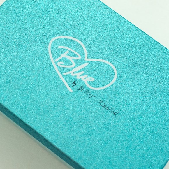 Jilly: Betsy Johnson Glitter & Bowed Heels, Silver Grey - Picture 13 of 14